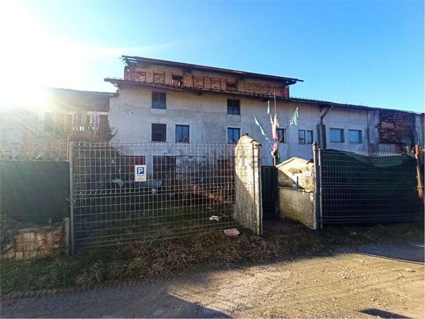 capannone in vendita a Faloppio