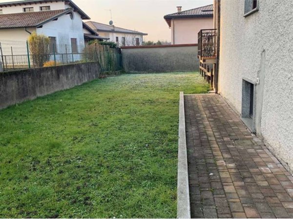 appartamento in vendita a Faloppio in zona Camnago