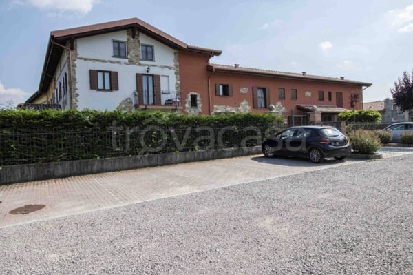appartamento in vendita a Faloppio in zona Camnago