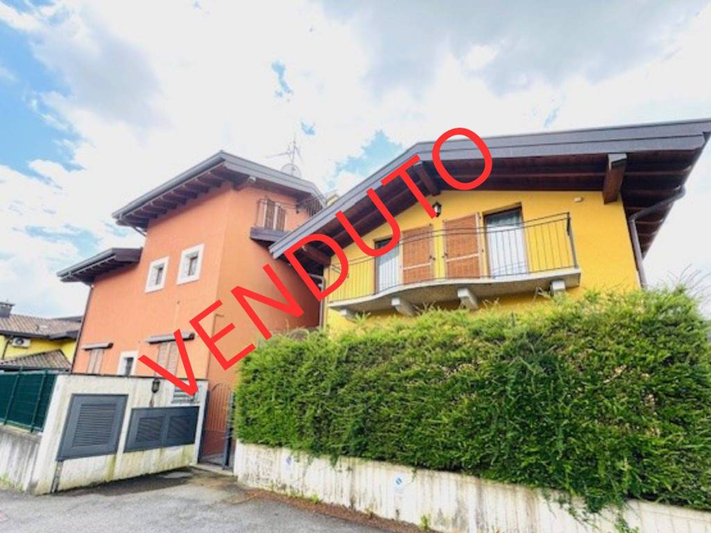 appartamento in vendita a Faloppio in zona Gaggino