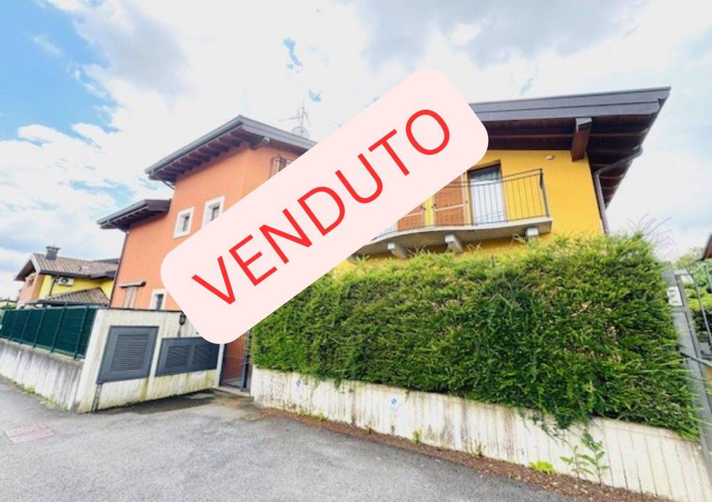 appartamento in vendita a Faloppio in zona Gaggino