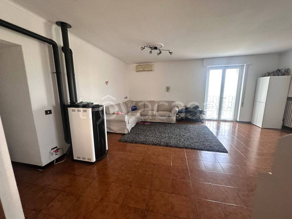 appartamento in vendita a Faloppio in zona Gaggino