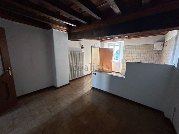 appartamento in vendita a Faloppio in zona Camnago