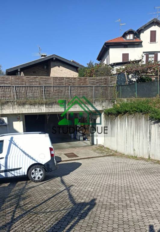 locale commerciale in vendita a Faloppio in zona Gaggino