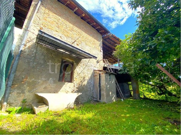 casa indipendente in vendita a Faloppio