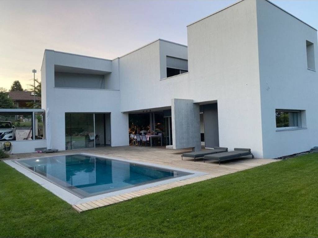 casa indipendente in vendita a Faloppio