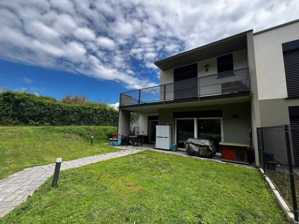 casa indipendente in vendita a Faloppio