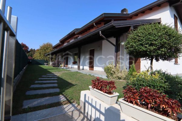 casa indipendente in vendita a Faloppio in zona Gaggino