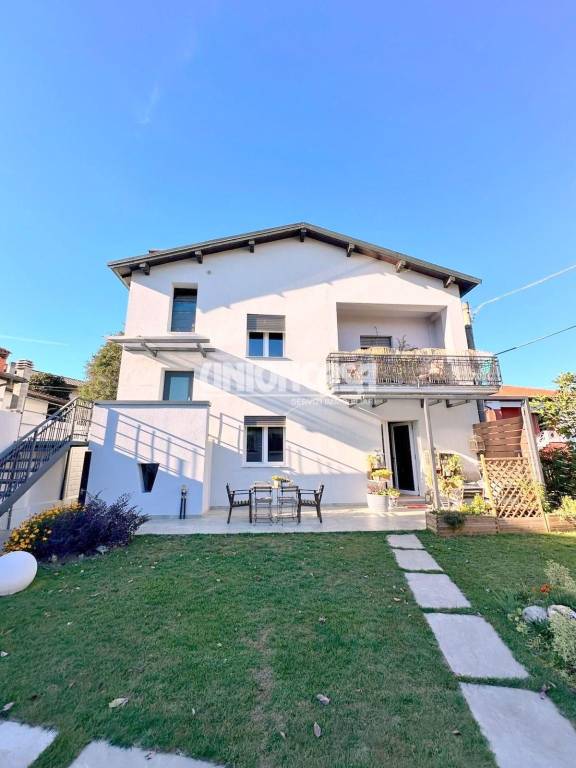 appartamento in vendita a Faloppio in zona Gaggino