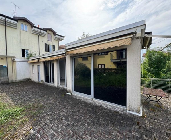 appartamento in vendita a Faloppio