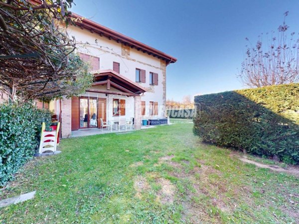 appartamento in vendita a Faloppio