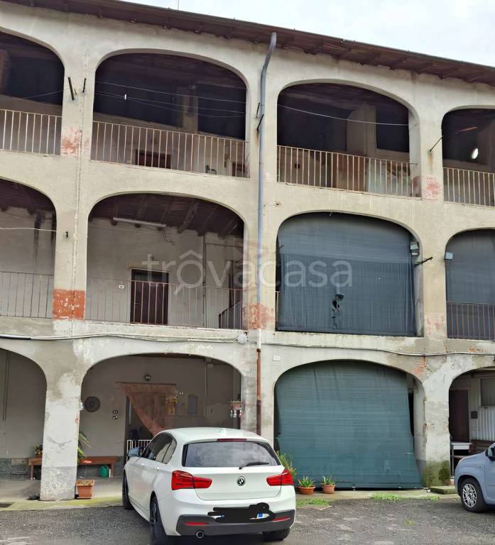 appartamento in vendita a Faloppio