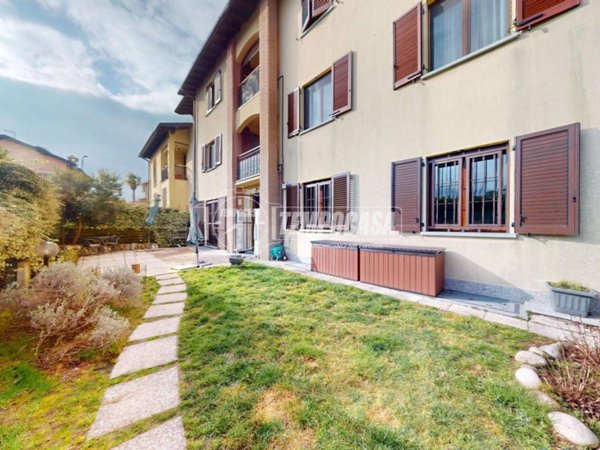 appartamento in vendita a Faloppio in zona Camnago