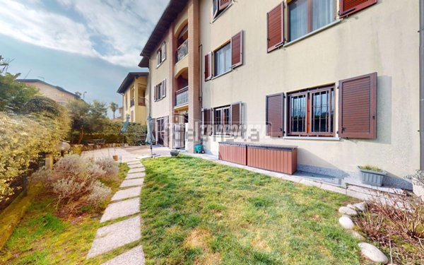 appartamento in vendita a Faloppio in zona Camnago