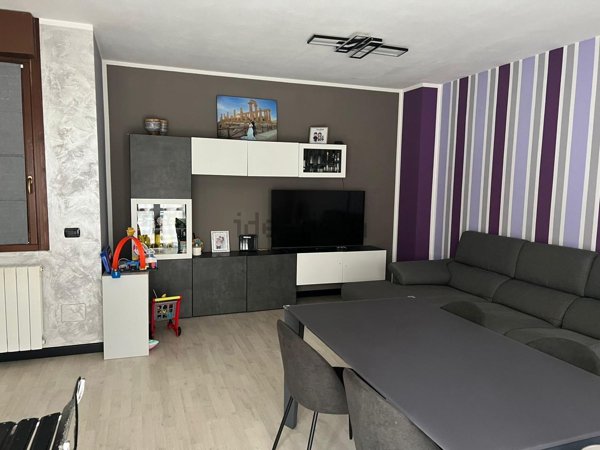 casa indipendente in vendita a Faloppio