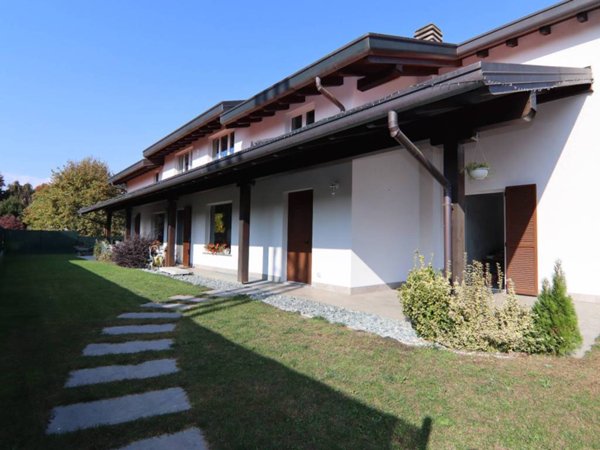 casa indipendente in vendita a Faloppio