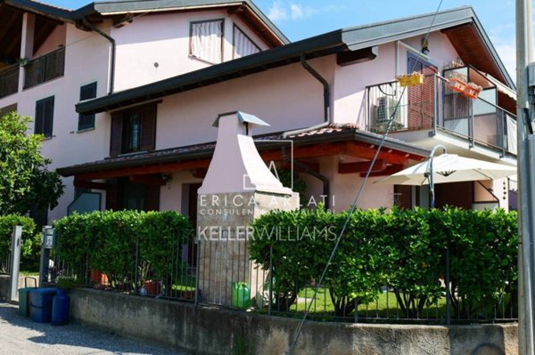 casa indipendente in vendita a Faloppio in zona Camnago