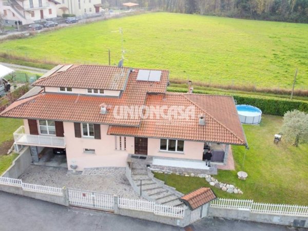 casa indipendente in vendita a Faloppio in zona Camnago