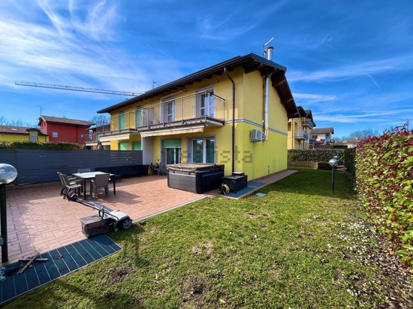 casa indipendente in vendita a Faloppio in zona Gaggino