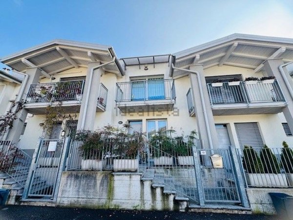 casa indipendente in vendita a Faloppio