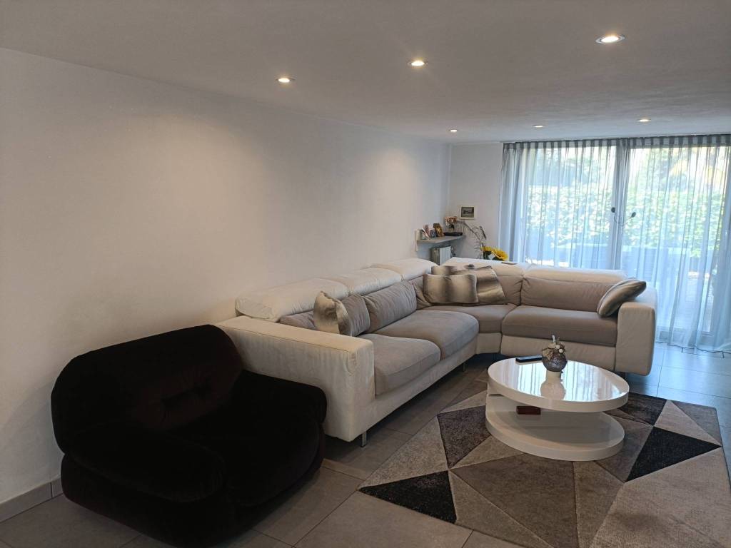 casa indipendente in vendita a Faloppio