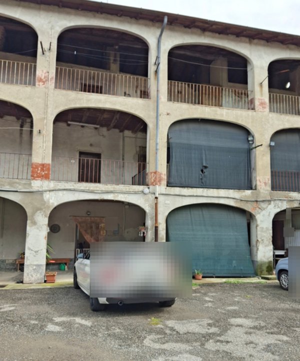 appartamento in vendita a Faloppio in zona Camnago