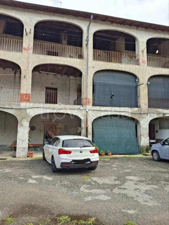 casa indipendente in vendita a Faloppio