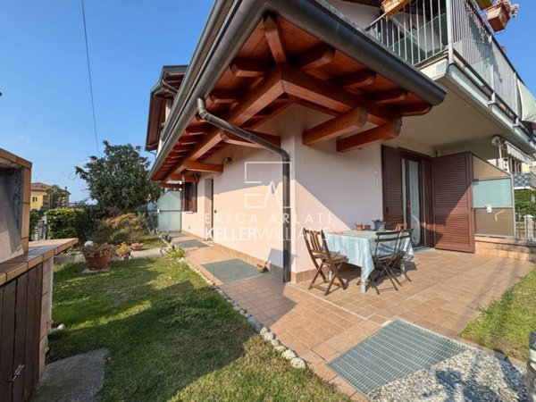 casa indipendente in vendita a Faloppio in zona Camnago