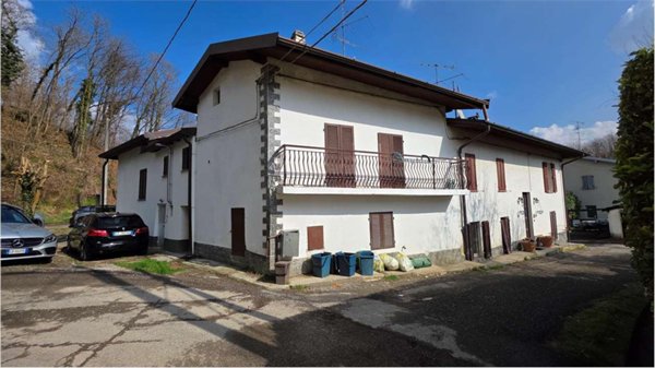 appartamento in vendita a Faloppio in zona Camnago