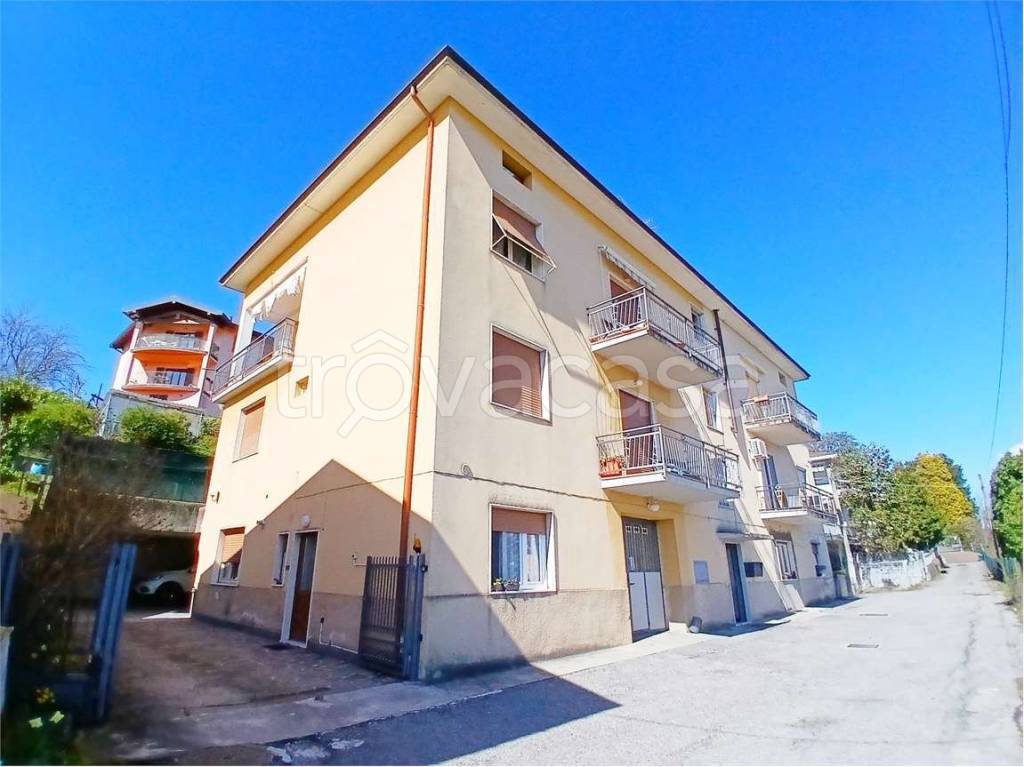 appartamento in vendita a Faloppio in zona Gaggino