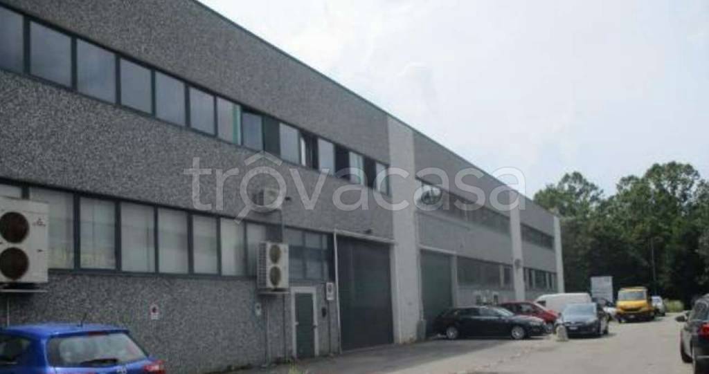 locale commerciale in vendita a Faloppio in zona Gaggino
