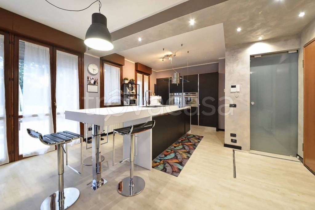 casa indipendente in vendita a Faloppio in zona Gaggino