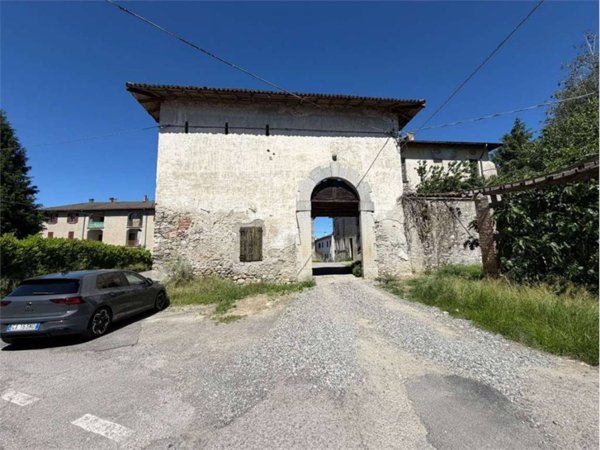 appartamento in vendita a Faloppio in zona Camnago