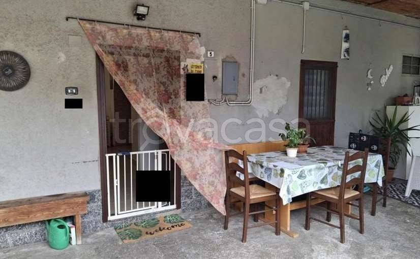 appartamento in vendita a Faloppio in zona Camnago