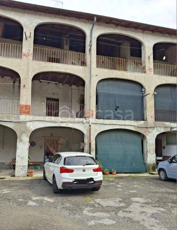 appartamento in vendita a Faloppio in zona Camnago
