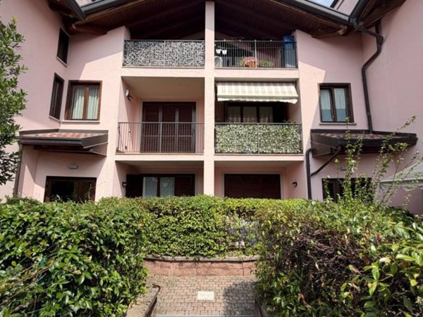 appartamento in vendita a Faloppio in zona Camnago