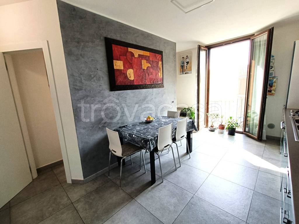 casa indipendente in vendita a Faloppio in zona Camnago