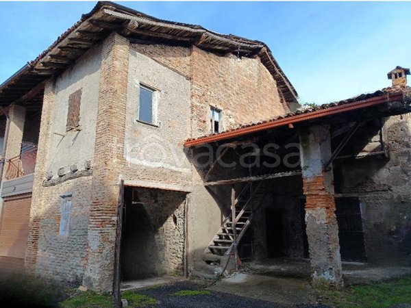 casale in vendita a Faloppio in zona Camnago