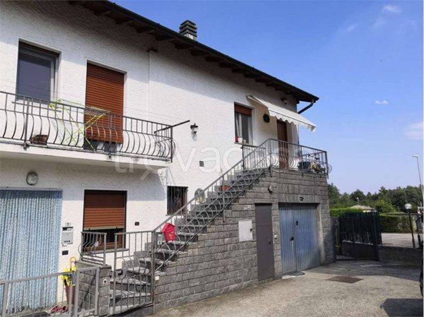 appartamento in vendita a Faloppio in zona Camnago
