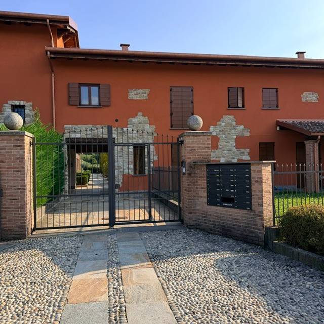 appartamento in vendita a Faloppio in zona Gaggino