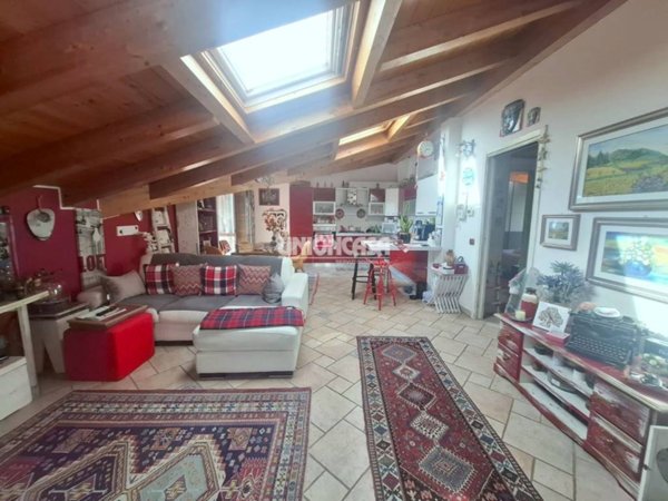 appartamento in vendita a Faloppio in zona Camnago