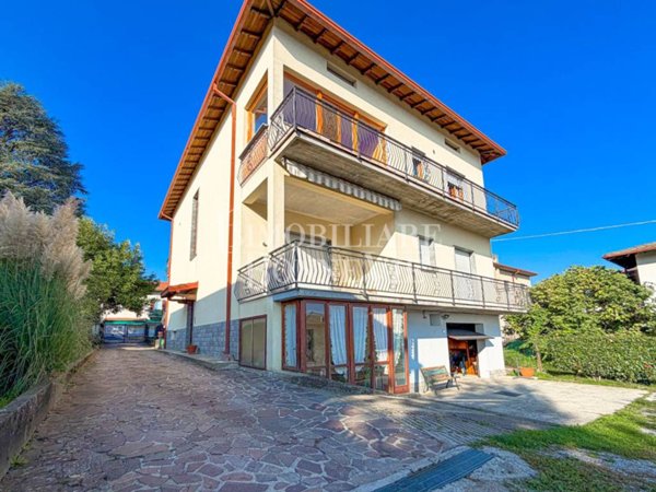 appartamento in vendita a Faloppio in zona Camnago