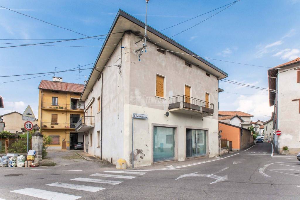 trivano in vendita a Fenegrò