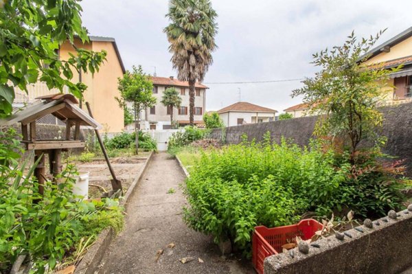 appartamento in vendita a Fenegrò