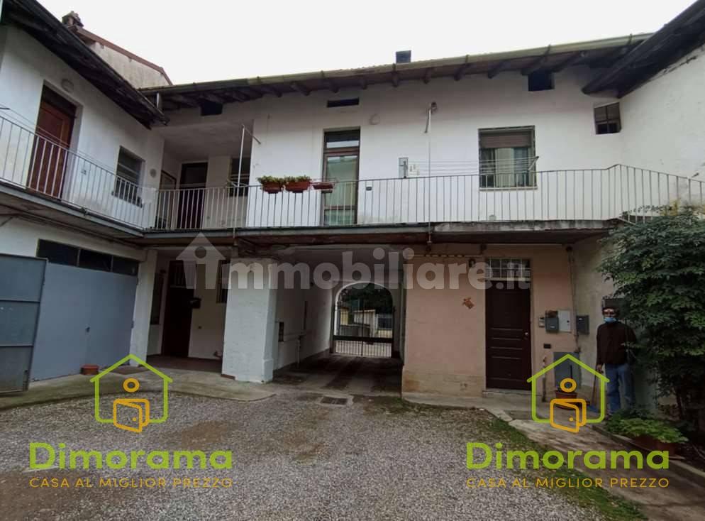 appartamento in vendita a Fenegrò