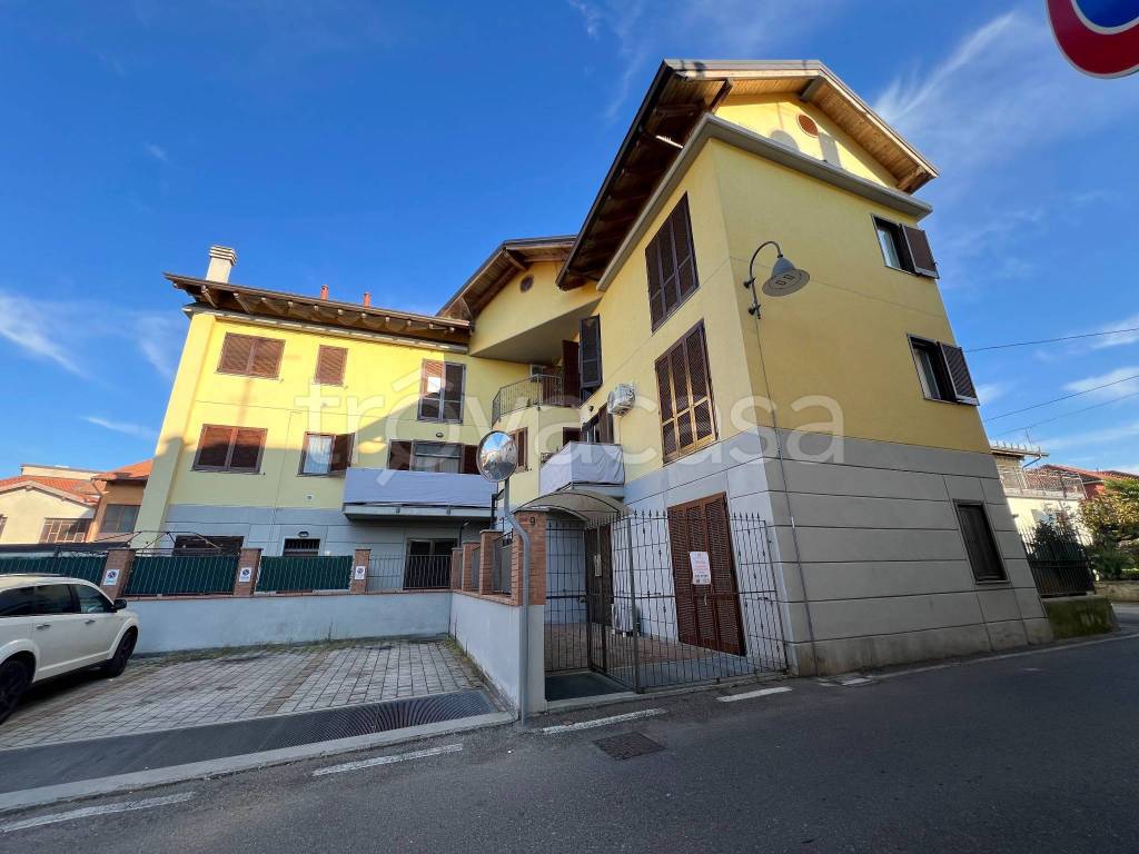 appartamento in vendita a Fenegrò