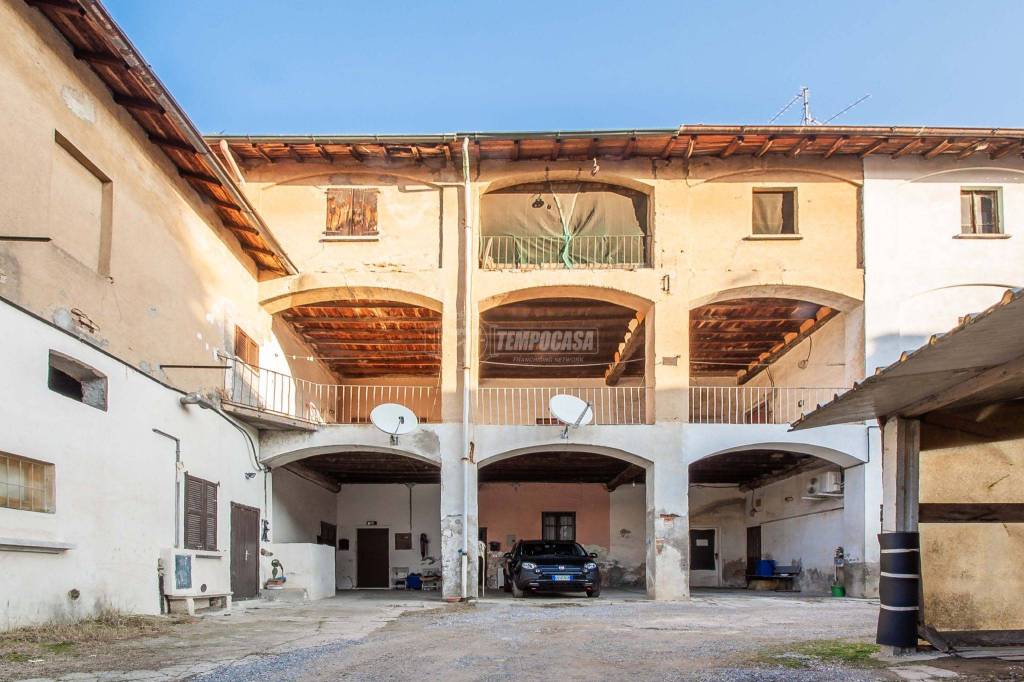 appartamento in vendita a Fenegrò