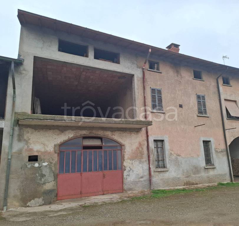 casa indipendente in vendita a Fenegrò
