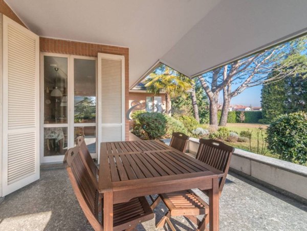 casa indipendente in vendita a Fenegrò