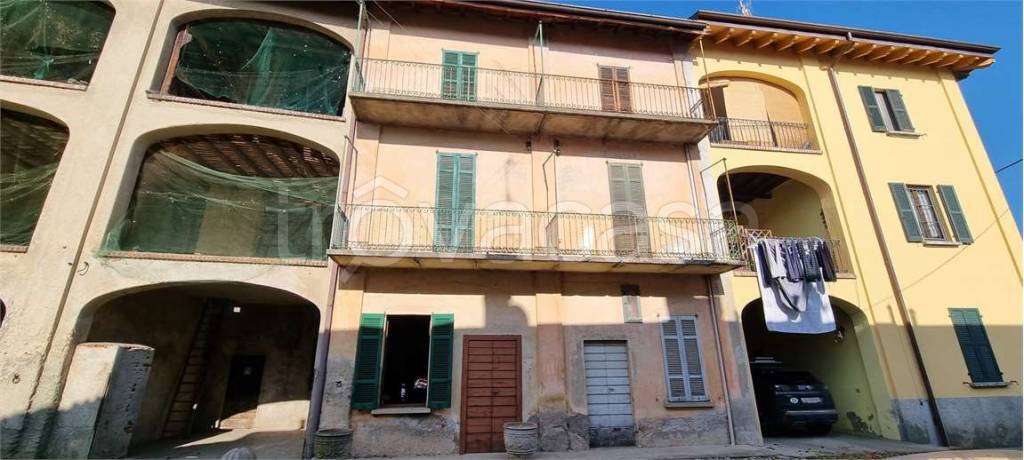 appartamento in vendita a Fenegrò